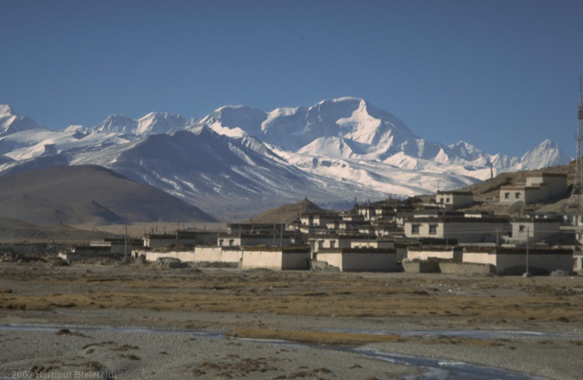 Tingri village with Cho Oyu (8201 m)