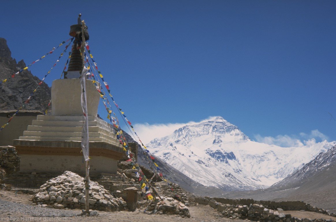 Rongbuk monastery has a magnificient view of the mountain