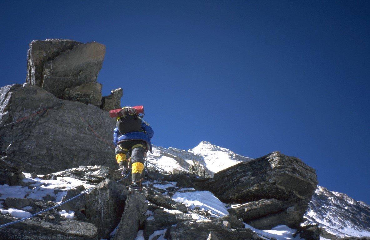 7800 Meter; der Gipfel ist immer im Blick.