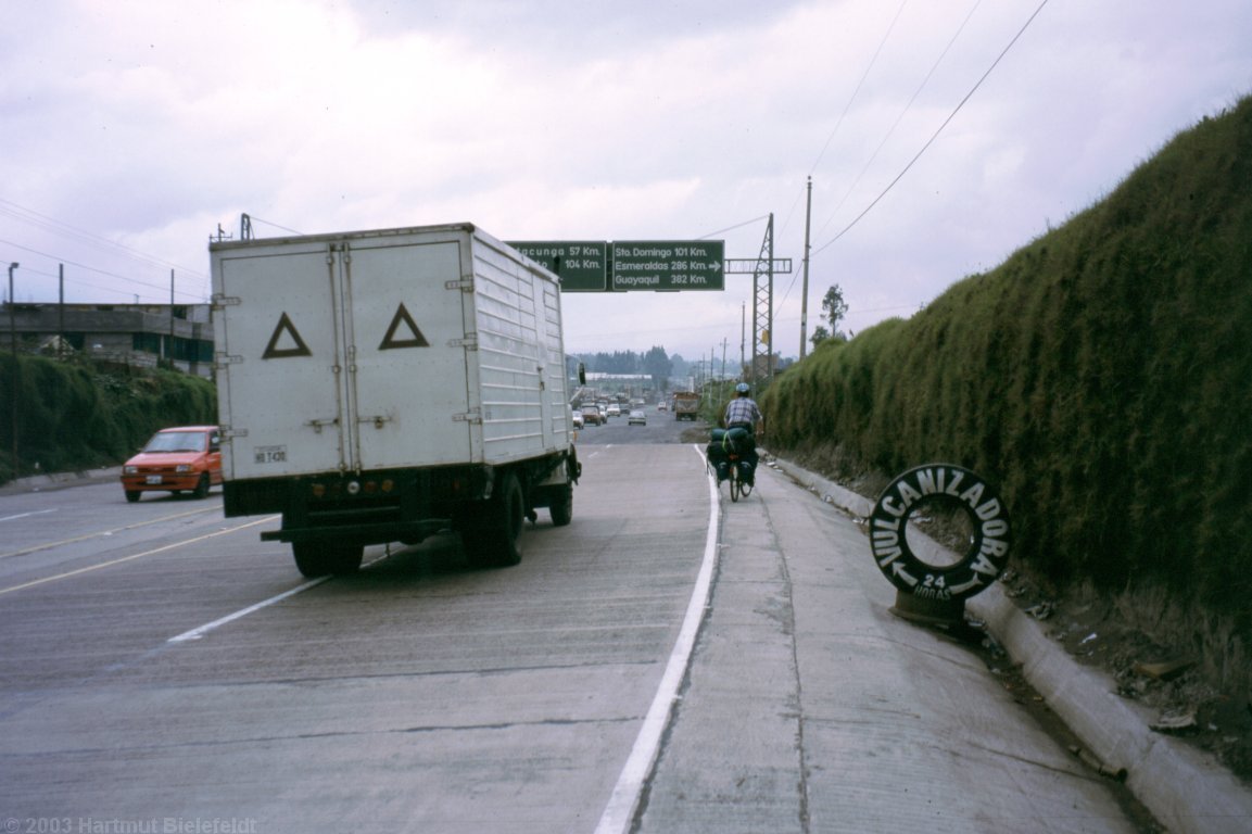 Außerhalb der Städte halten die Fahrzeuge zumindest meistens ordentlich Abstand.