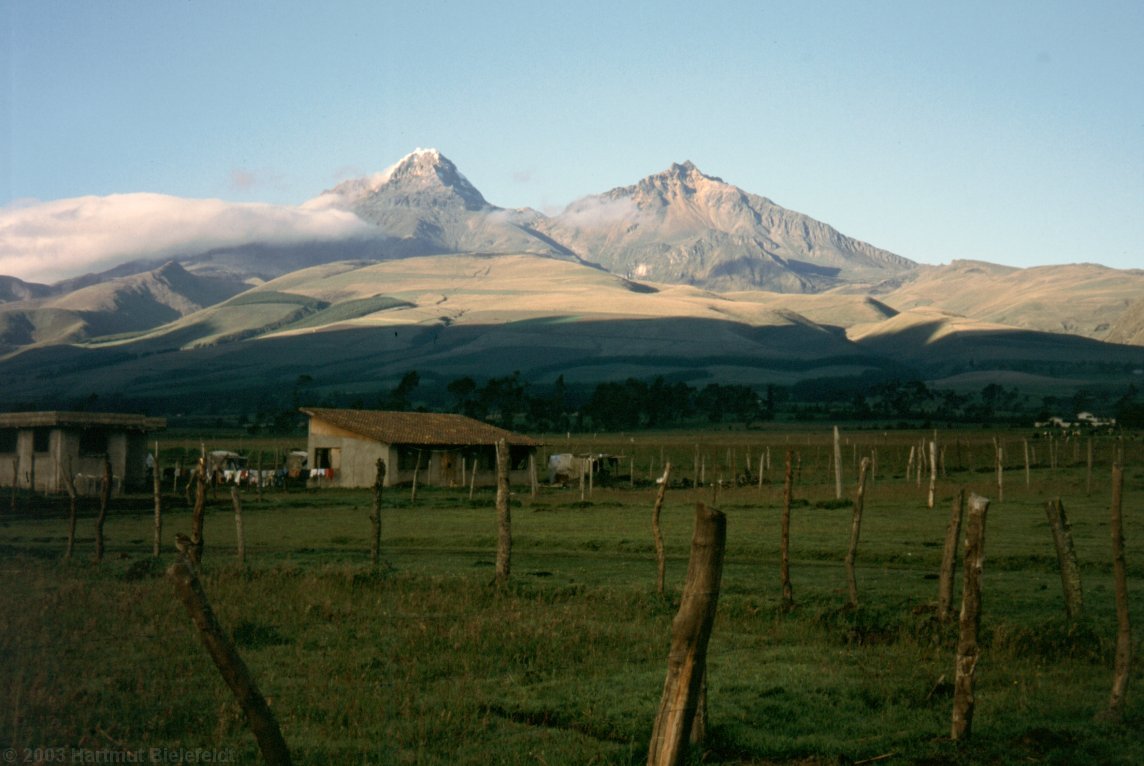 The two Ilinizas seen from Chaupi. This is the last time we see them...