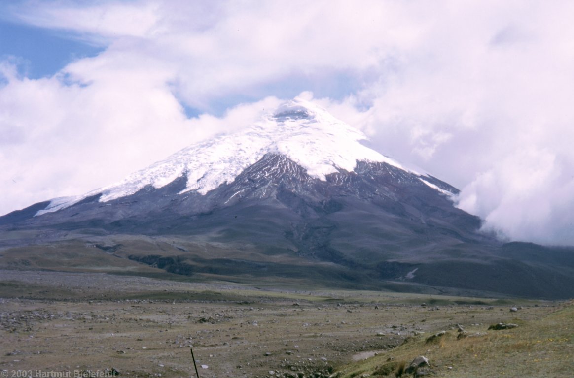 We even get a short glimpse of the mountain