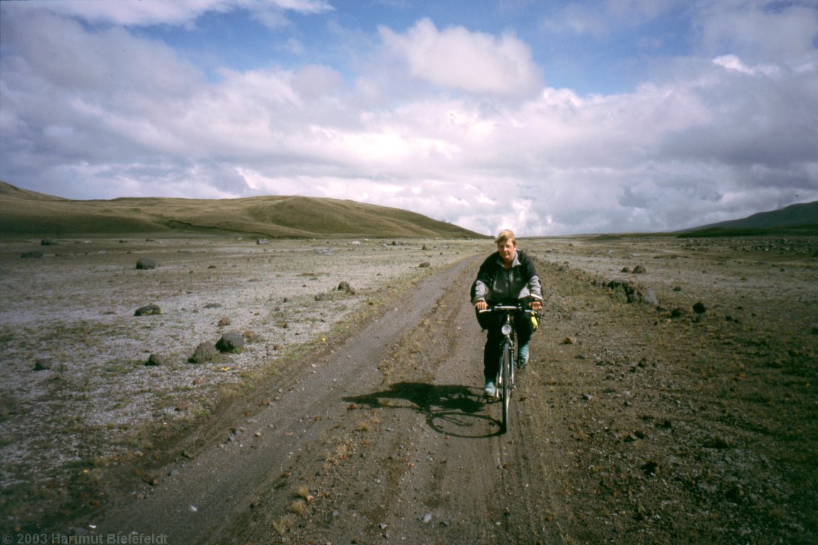 With small baggage we continue towards the hut on the next day