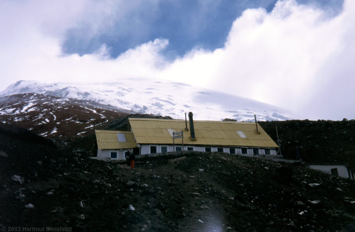 the hut at 4800 m