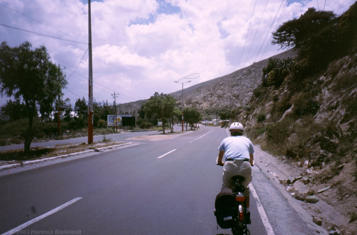 Rückweg nach Quito, beschwerlich - denn warm, viel Verkehr und wenig Rücksichtnahme seitens der Autofahrer.