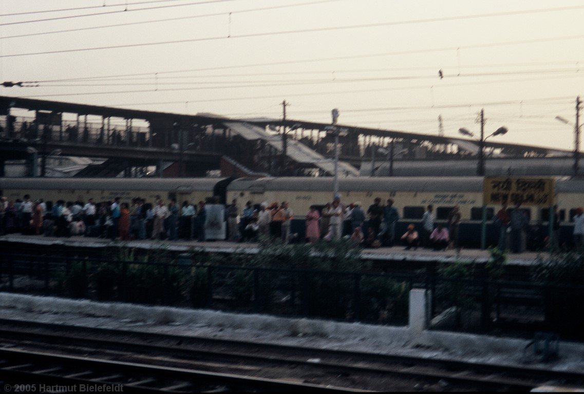 Nach Haridwar fahren wir mit der Bahn