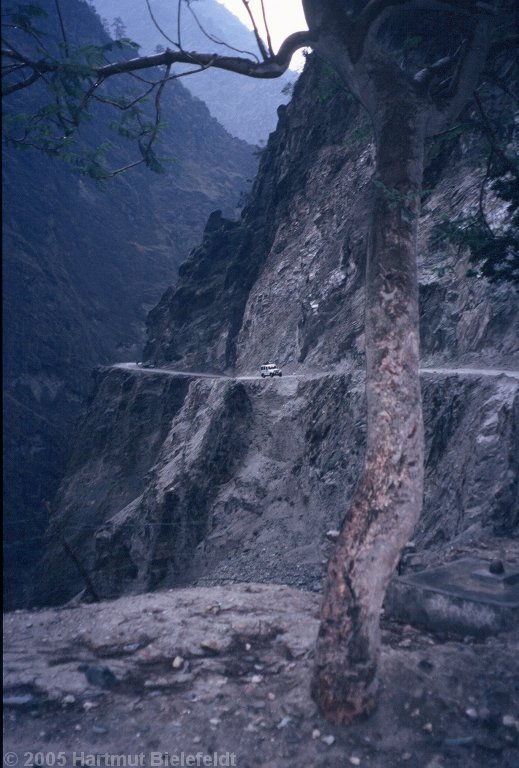 Knapp 300 Kilometer sind es von Rishikesh nach Joshimath