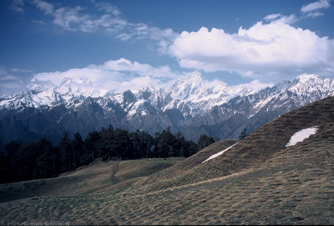 Oberhalb Auli, Blick auf die Berge nördlich von Joshimath