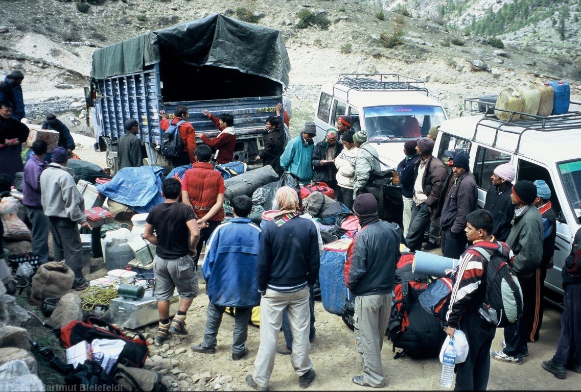 The road ends near Bampa, everything is unloaded