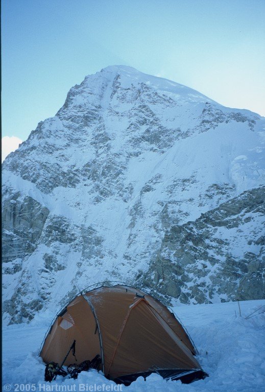 Ein kalter Abend mit Blick zum Kamet