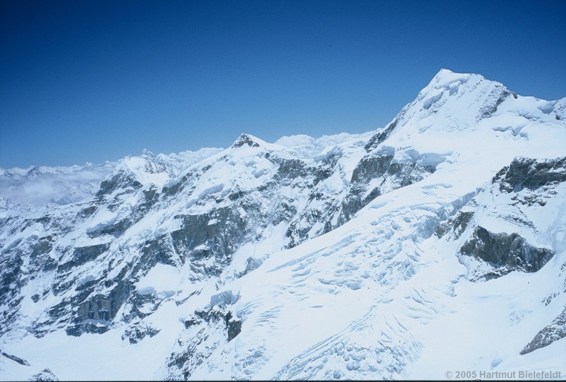 Die Sicht weitet sich: (von rechts) Mana, Deoban und dahinter Nanda Devi