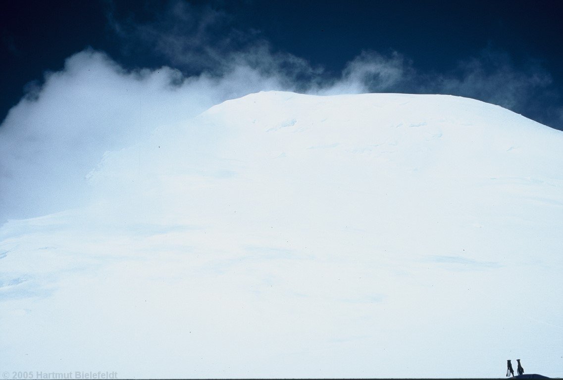 Gipfelpyramide, wieder von weiter unten aus gesehen