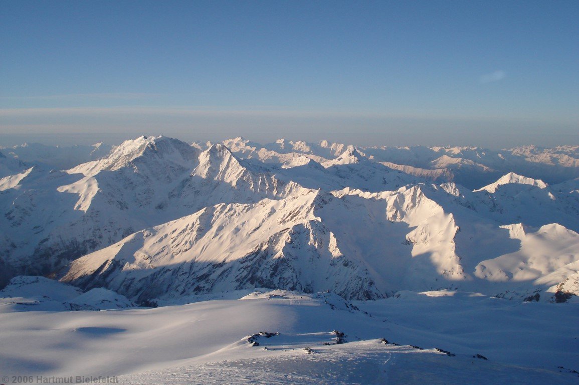 In the center of the image one would assume the barrels. In the background Dongusorung and Nakratau.