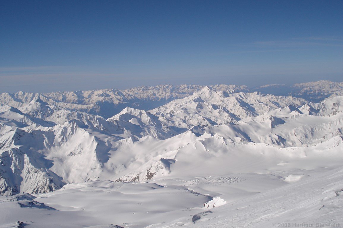 Blick nach Süden (Schtavler, 3995 m, in Georgien)