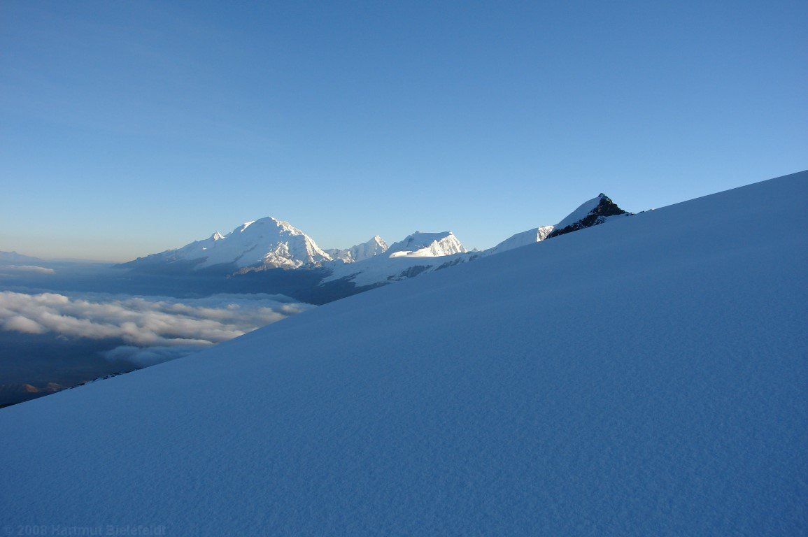 morning at Vallunaraju: view to Huascarán