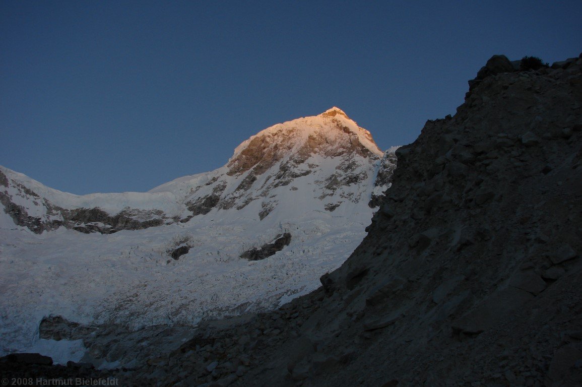 First sunlight at Huandoy Norte