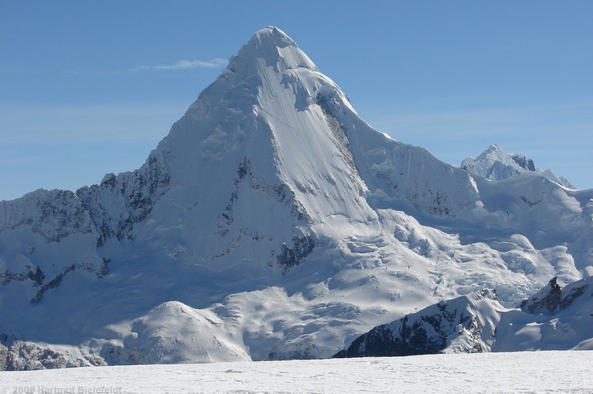 Der Artesonraju (6025 m) - angeblich der 