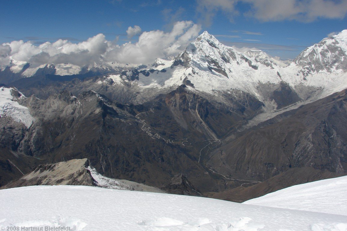 Chopicalqui with the curved road to Portachuelo Llanganuco