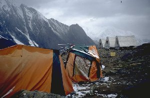 unsere Zelte nach Schlechtwetter