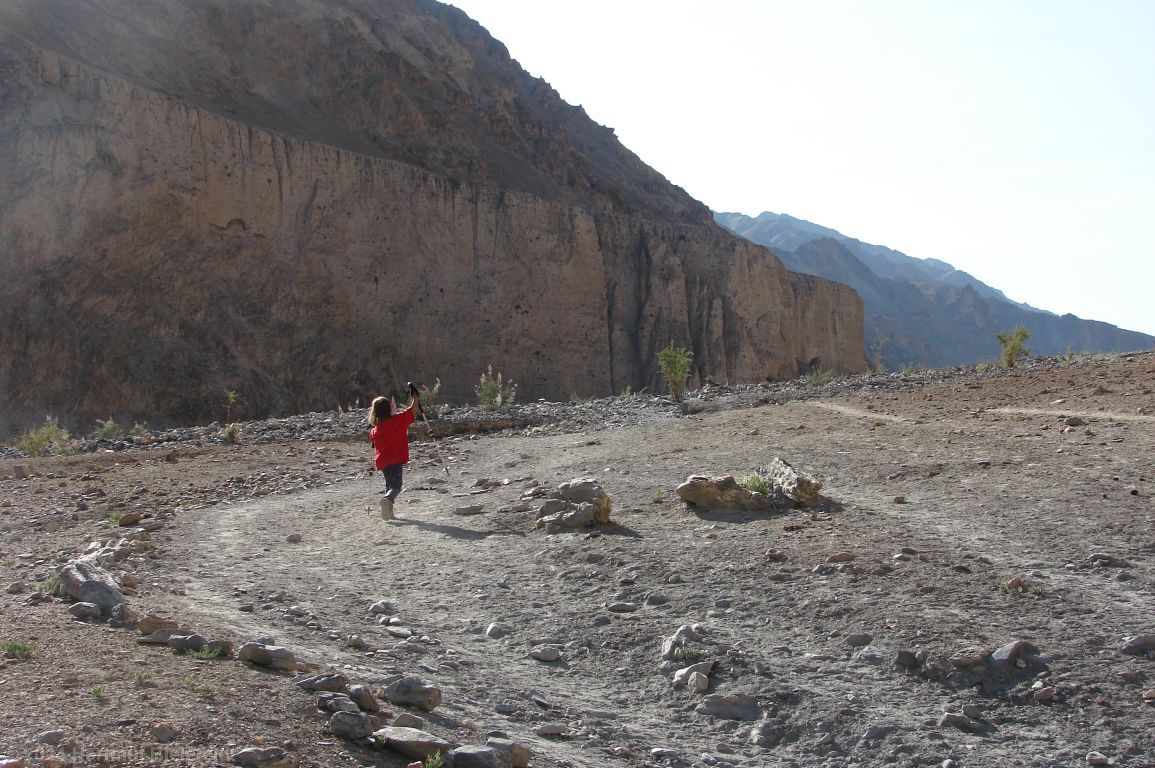 Nina schaut, wo es langgeht