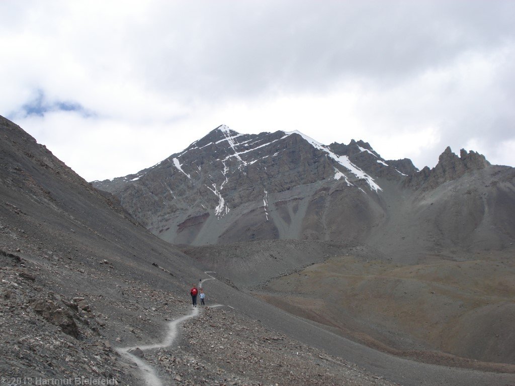 Nina ist uns bis zum ABC (5350 m) entgegengegangen.