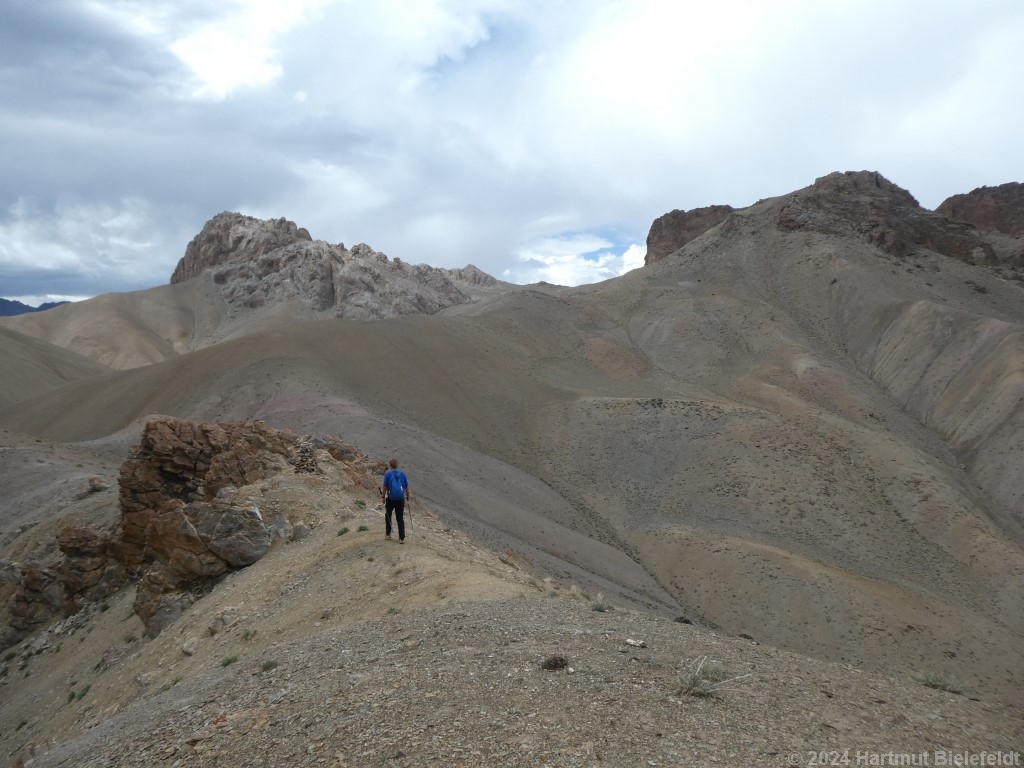 Hike to a small 4000 m peak