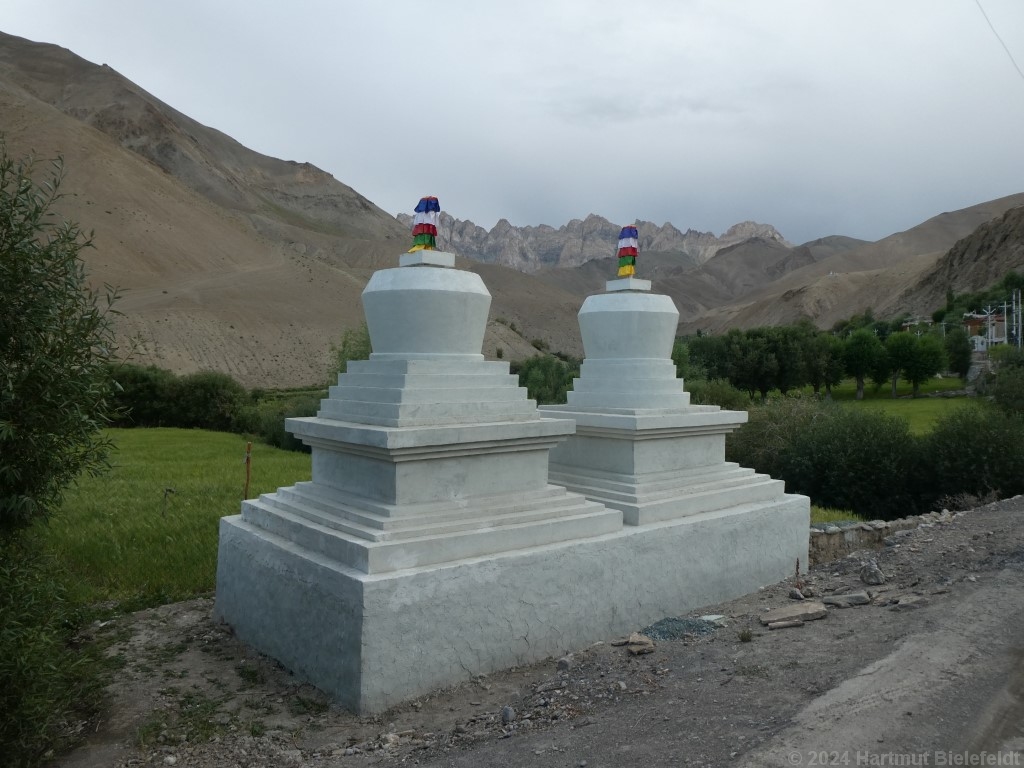 back near the homestay at Yogmal (Bodhkarbu)