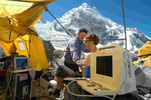 Die mobile Intensivstation bei besserem Wetter.